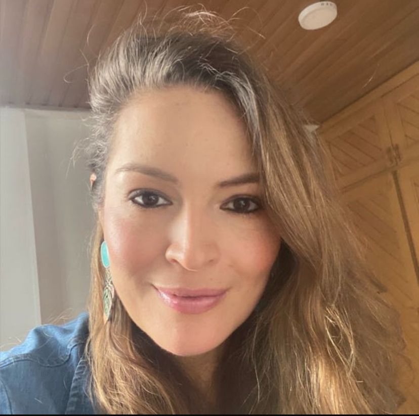 Ángela Carmona — Psicóloga y fundadora de Casa Corazón Consciente